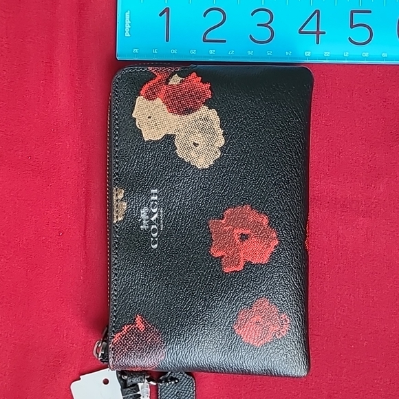 Coach Wristlet NWT - Picture 4 of 4